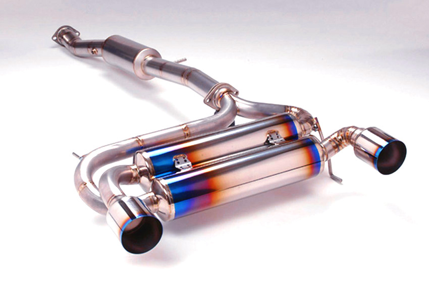 Amuse R1 Titan titanium exhaust system (bottom view)